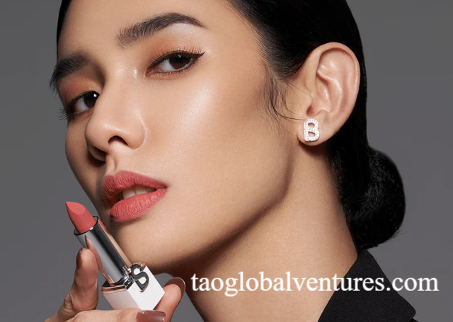 Warna Lipstik Cair Menahan Gesekan Minyak Guna Mempertahankan Riasan Bibir Sempurna